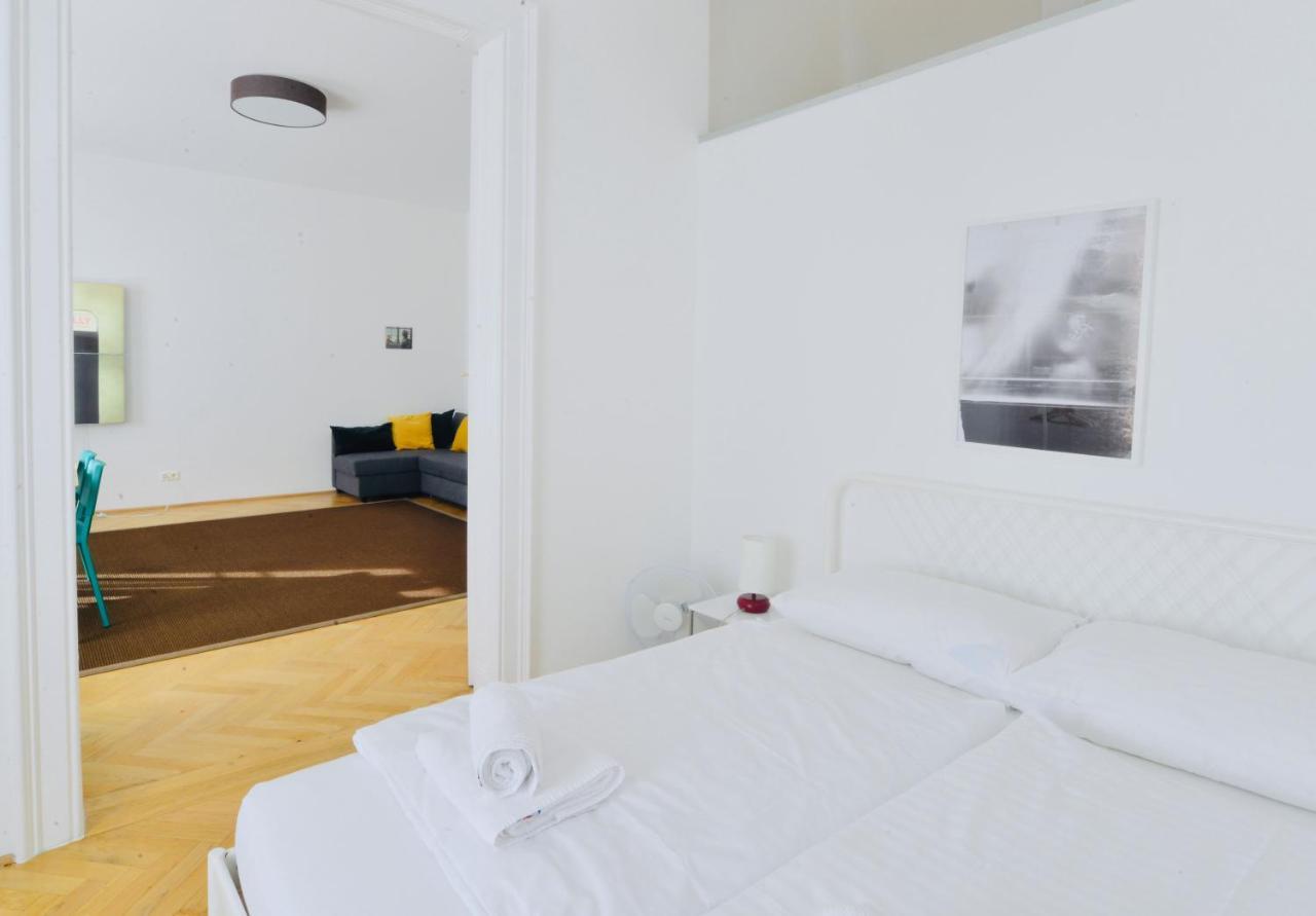 Vintage-Apartment Close To Karlsplatz Il Wina Bagian luar foto