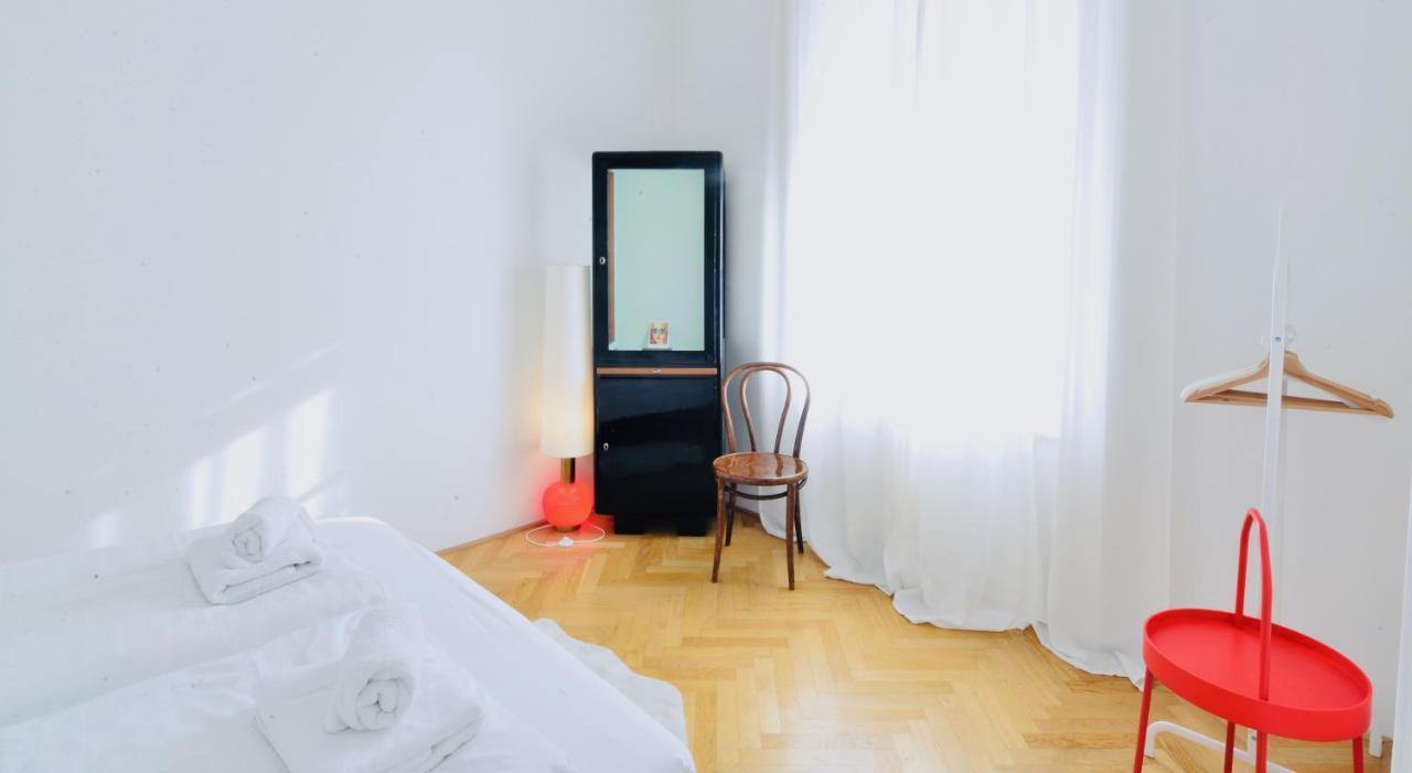 Vintage-Apartment Close To Karlsplatz Il Wina Bagian luar foto