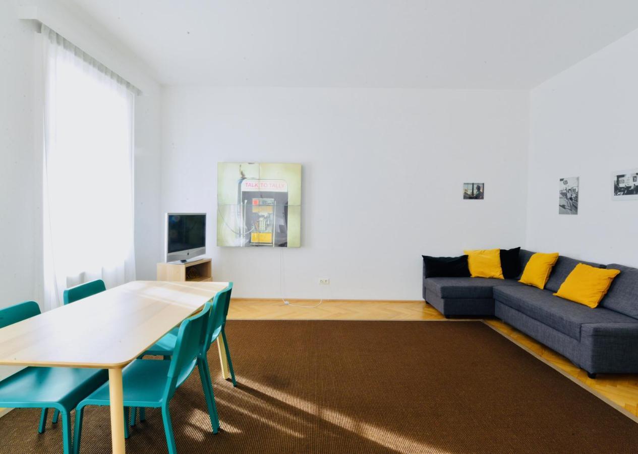 Vintage-Apartment Close To Karlsplatz Il Wina Bagian luar foto